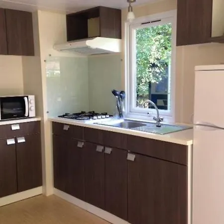 Mobil-home Avec Terrasse Pour 4 Personnes - Api-1-52-213 * Vendays-Montalivet