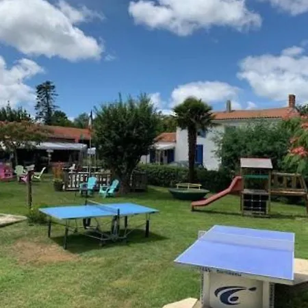 Mobil-home Avec Terrasse Pour 4 Personnes - Api-1-52-213 *