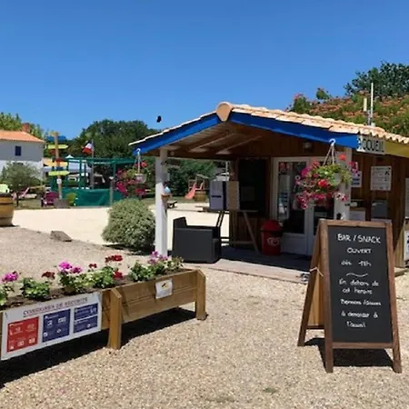 Mobil-home Avec Terrasse Pour 4 Personnes - Api-1-52-213 Campingplatz Vendays-Montalivet